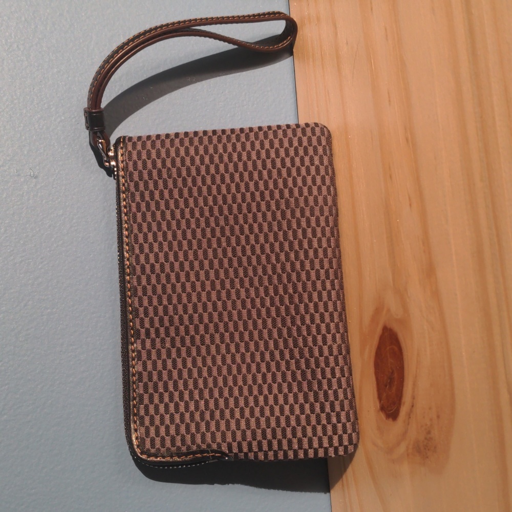 🎁 Mini Coach wristlet/wallet - Picture 2 of 2